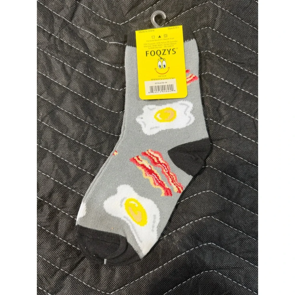 Foozys Socks Kids Size 6-8.5 Gray NWT Bacon & Eggs Breakfast Food Novelty FB-04‎